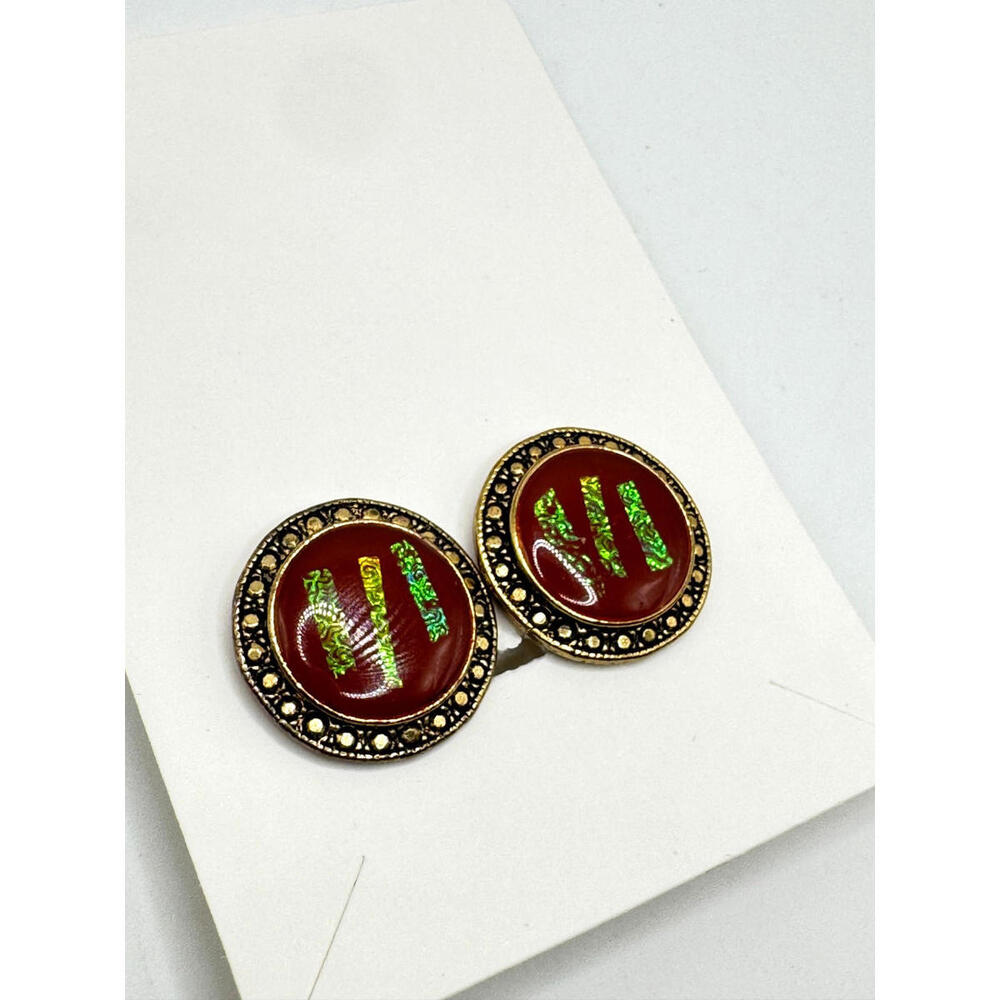 Vintage Red Glass Confetti Cabochon Clip On Earrings Gold Tone
